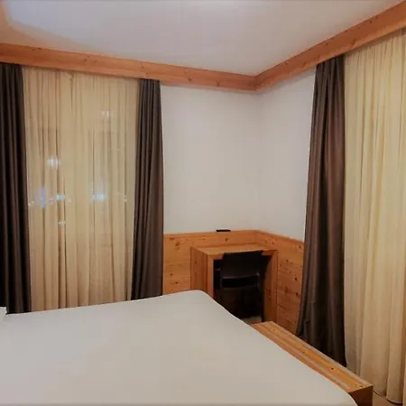 Hotel Garni Arnica ***S Hotel Madonna di Campiglio